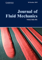[Self-channelisation and levee formation in monodisperse granular flows]