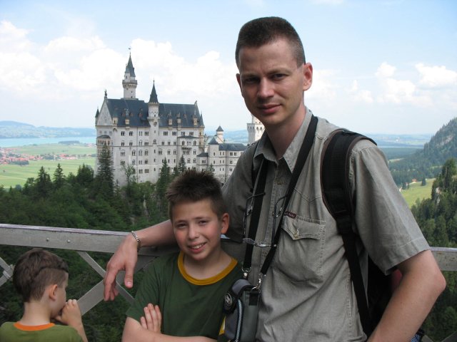 Alex, Tony Jr. & Tony Kiss - Neuschwanstein Castle / Germany, 2006